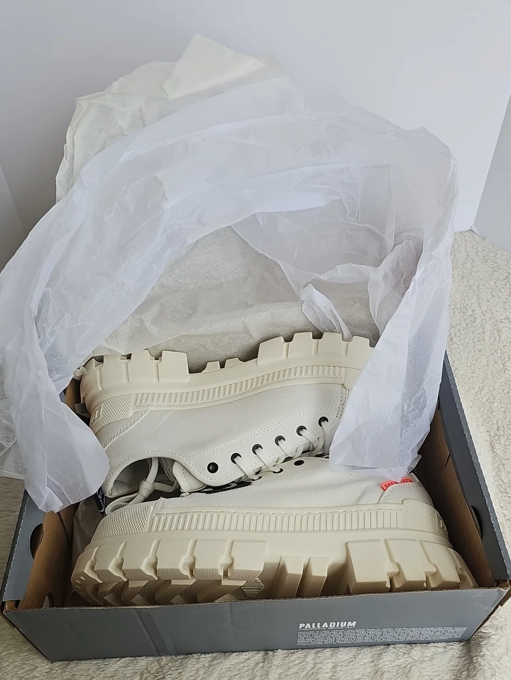 Palladium Revolt LO TX Platform Sneakers Star White Womens Size 10 NIB